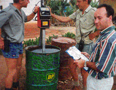 Taking a standard count in a 200 l drum of water (242784 bytes)